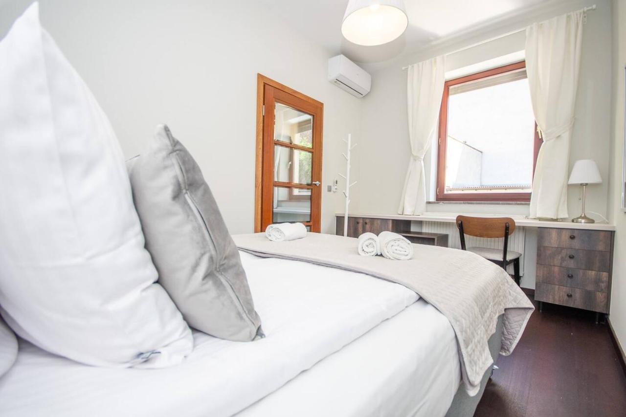Inpoint 2-Bedrooms Apartment With Private Garden And Free Parking Cracovia Exterior foto