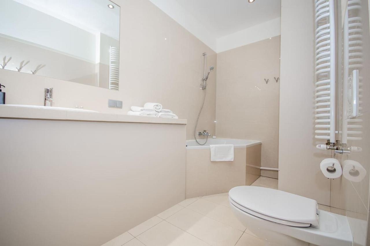 Inpoint 2-Bedrooms Apartment With Private Garden And Free Parking Cracovia Exterior foto
