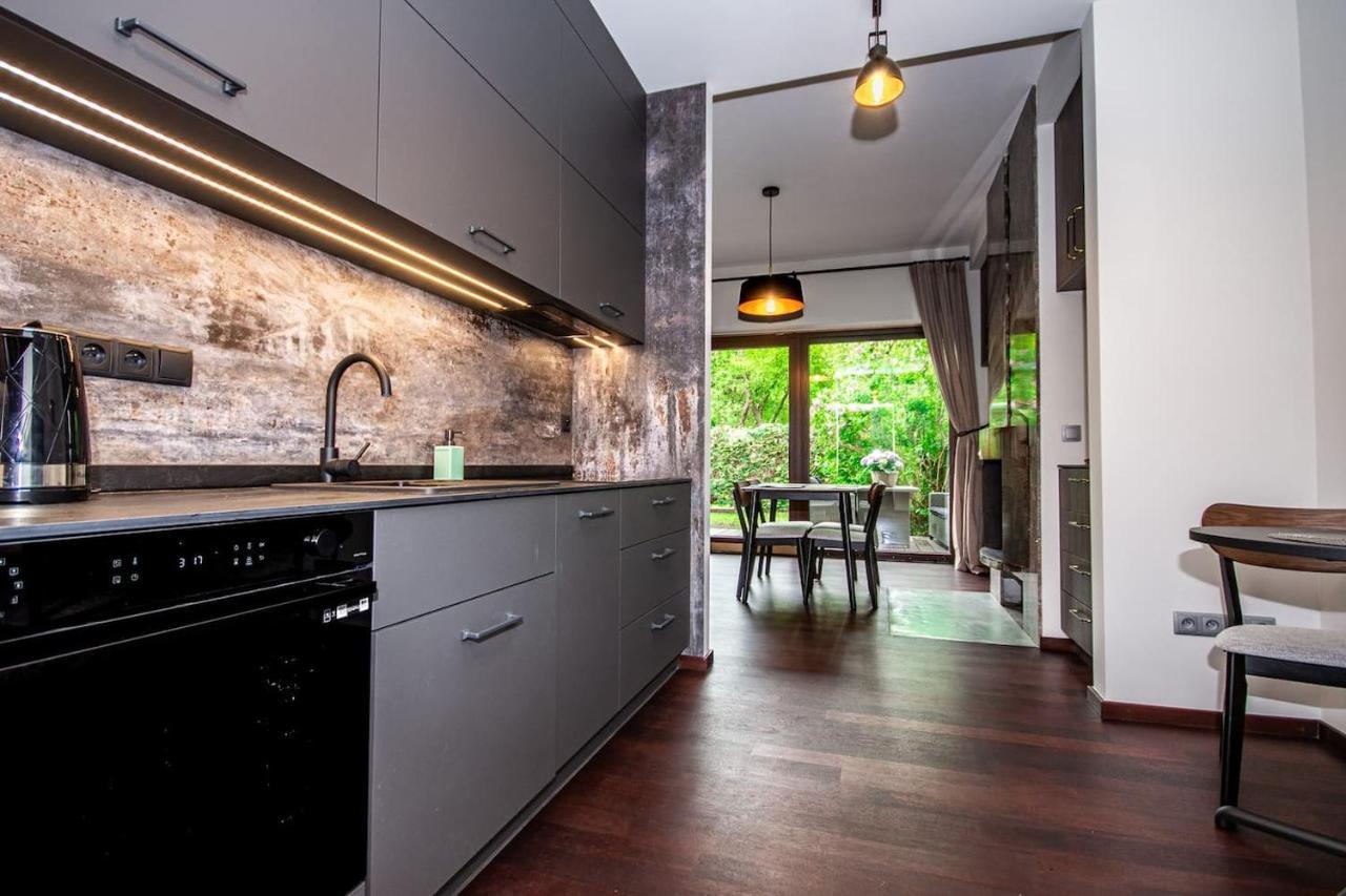 Inpoint 2-Bedrooms Apartment With Private Garden And Free Parking Cracovia Exterior foto